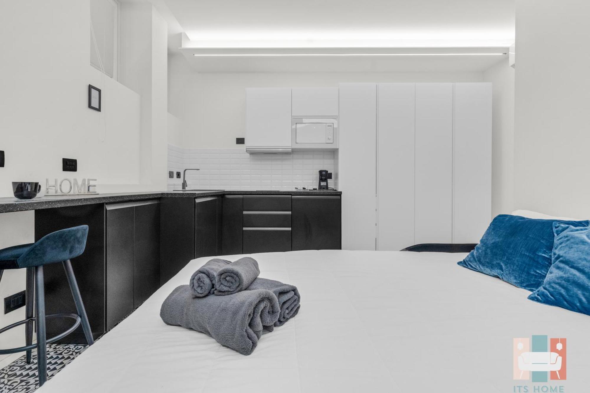 Pab60 -Crescenzago-Luxury Blue House, Milan